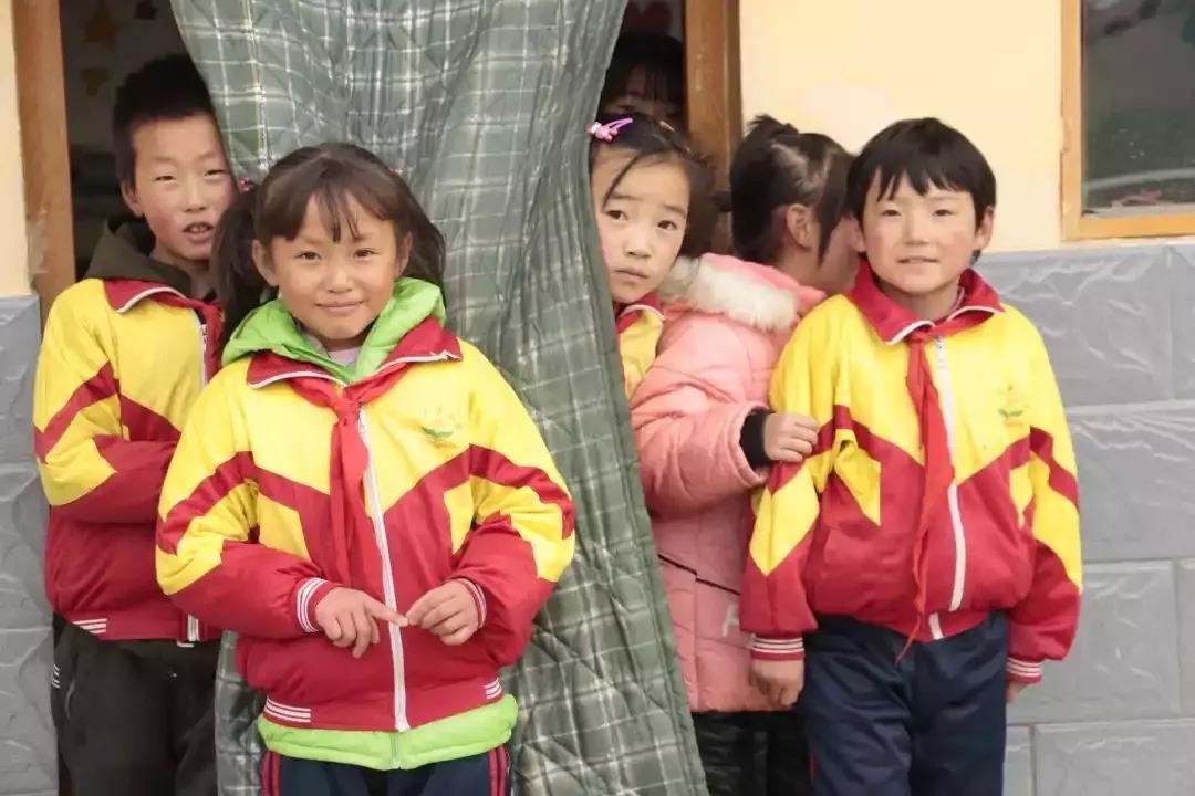 育华篮球公益之行 育华篮球公益之行